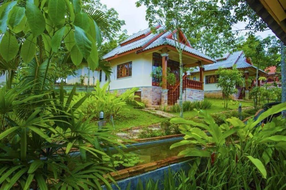 Mont Goei Pai Hotel Bagian luar foto