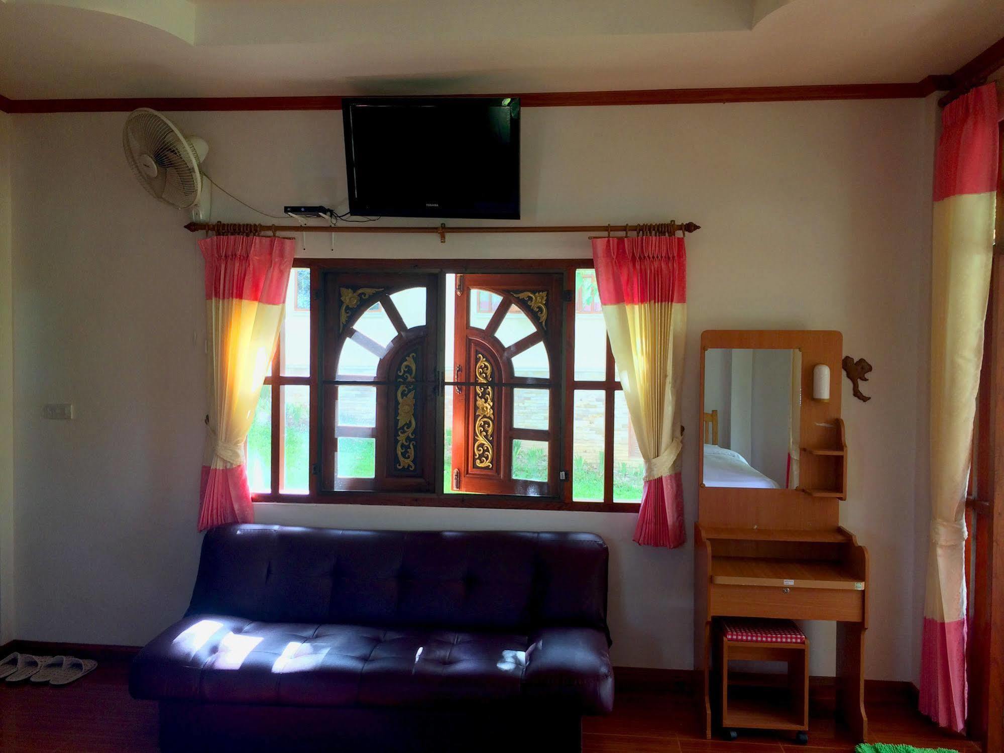 Mont Goei Pai Hotel Bagian luar foto